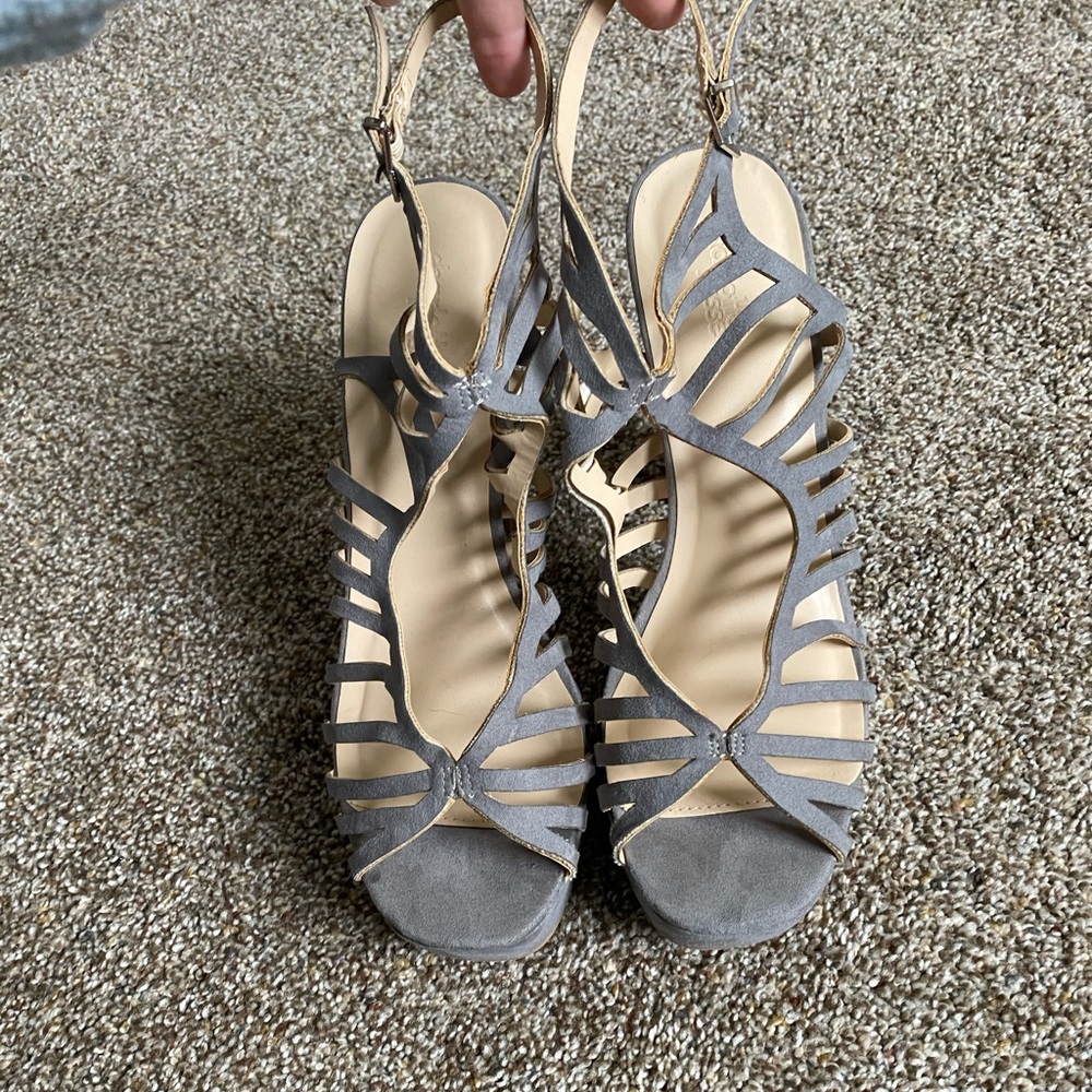 Shoes - Picture 2 of 4